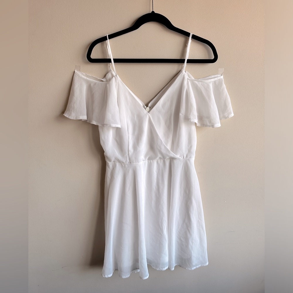 Flutter Sleeve White Cold-Shoulder Dress (L)